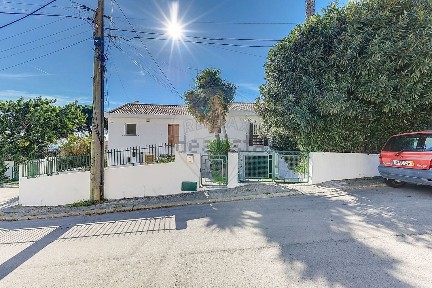 Castelo (Sesimbra), Corredoura - Santana, Avenida Costa Azul