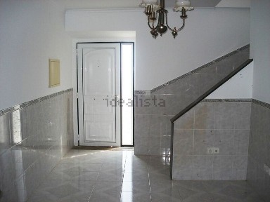 Arrendamento de casa ou moradia na Rua Francisco Mega