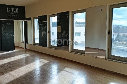Arrendamento de escritório em Urbanização Vila Campos s/n