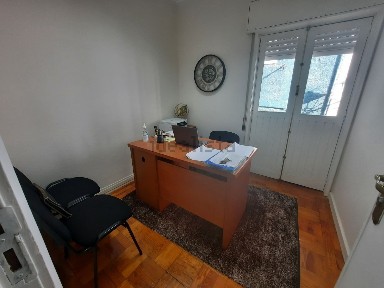 Arrendamento de escritório na Rua do Tabolado