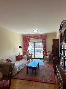 Arrendamento de apartamento T2 na Rua Guilherme Gomes Fernandes