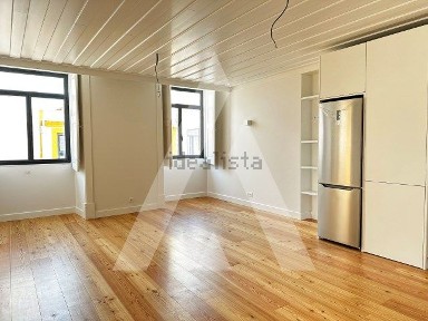 Arrendamento de apartamento T2 na Rua dos Combatentes da Grande Guerra