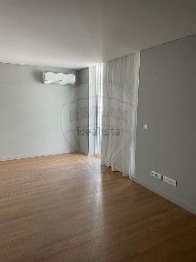 Arrendamento de apartamento T0 na Rua Dom Domingos da Apresentação Fernandes