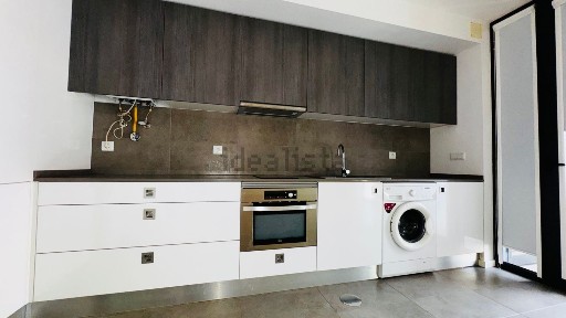Arrendamento de apartamento T1 na Rua do Almirante Cândido dos Reis, 50