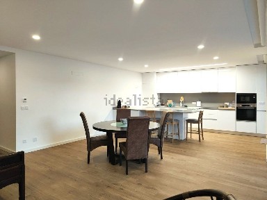 Arrendamento de apartamento T2 na Rua Engenheiro Von Haff, 27
