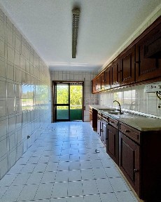Arrendamento de apartamento T2 na Rua da República