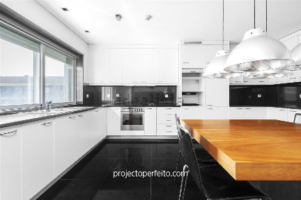Arrendamento de apartamento T6 em Espinho