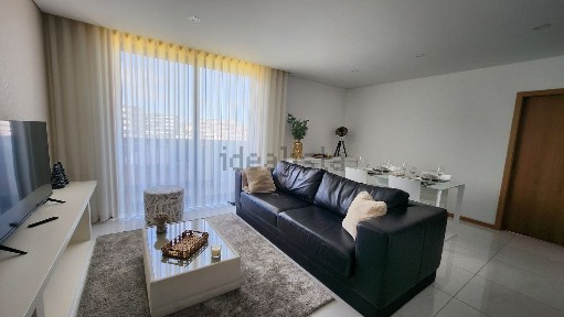Arrendamento de apartamento T1 na Alameda Silva Rocha, 70