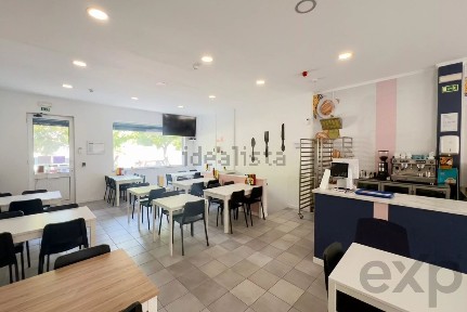 Espaço comercial à venda na Rua António Carrascozinha s/n