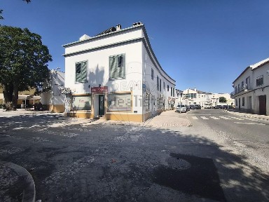 Ferreira do Alentejo, Largo D.Luís Maldonado Simões Pessanha