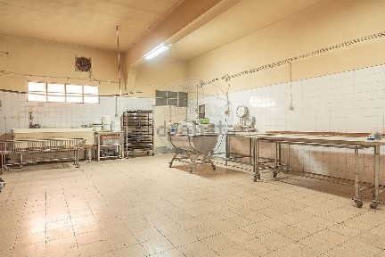 Espaço comercial à venda em N386