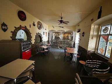 Espaço comercial à venda no Largo do Adro