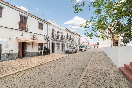 Armazém à venda em Safara