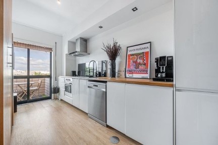 Apartamento T3 à venda na Avenida João de Deus, 52