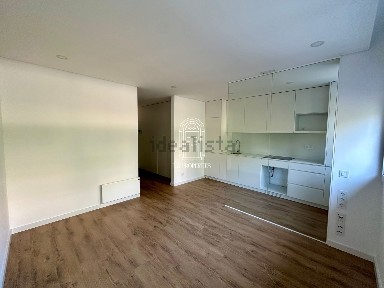 Apartamento T0 à venda na Rua Francisco Araújo Dantas