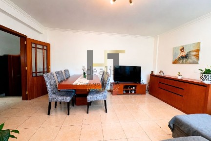 Apartamento T2 à venda em Via Central de Gondim