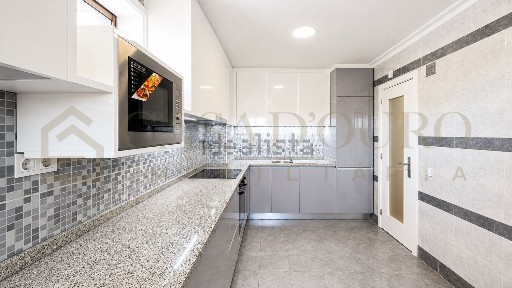 Apartamento T2 à venda na Rua Boavista