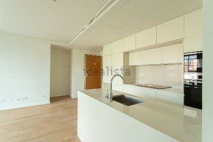 Apartamento T2 à venda na Via Engenheiro Edgar Cardoso