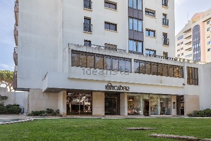 Escritório à venda na Avenida 25 de Abril