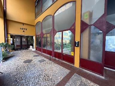 Escritório com espaços partilhados à venda na Rua de Xabregas