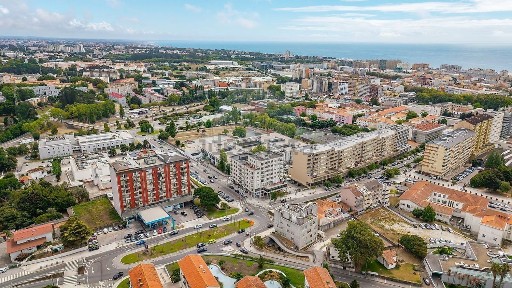 Apartamento T2 à venda na Rua Combatentes do Ultramar
