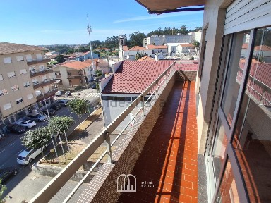Apartamento T3 à venda na Rua São Tiago
