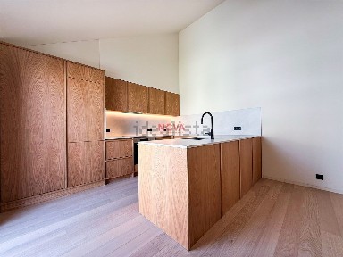 Apartamento T3 à venda na Rua Brito e Cunha, 540