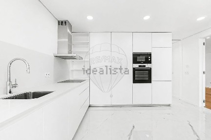 Apartamento T3 à venda na Avenida da Boavista
