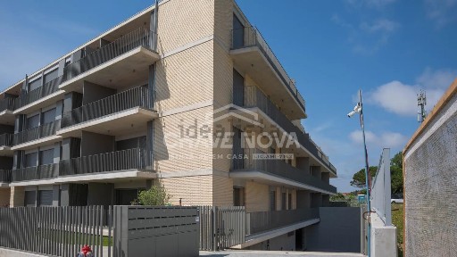 Apartamento T3 à venda na Rua Loureiros