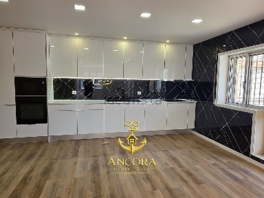 Apartamento T4 à venda no Bairro Norte