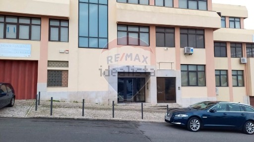 Escritório à venda na Restelo