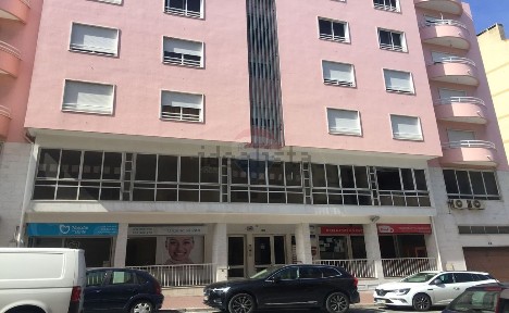 Escritório à venda em Sacavém e Prior Velho