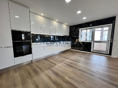 Apartamento T4 à venda na Barreiros - Moninhas