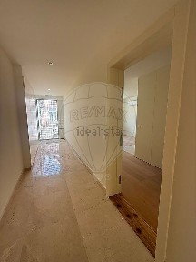 Apartamento T0 à venda na Rua de Brito Capelo s/n