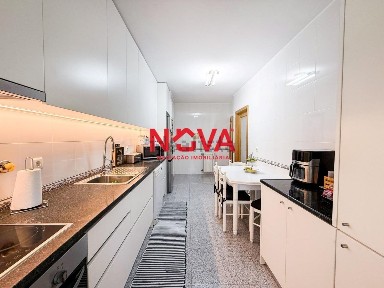 Apartamento T2 à venda na Travessa Nossa Senhora Piedade, 185
