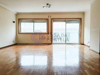 Apartamento T3 à venda na Rua Heróis de França