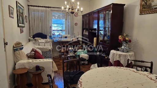 Apartamento T2 à venda na Rua da Alegria