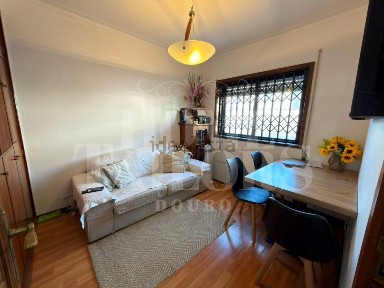 Apartamento T1 à venda na Rua São Salvador