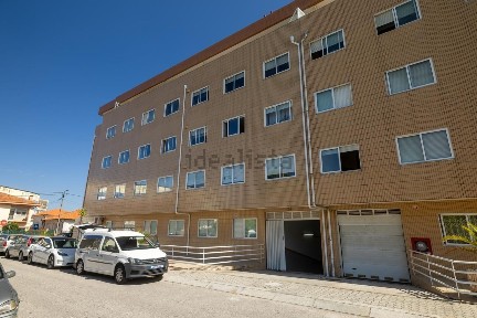 Apartamento T3 à venda na Avenida António Coelho Moreira