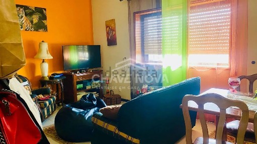 Apartamento T2 à venda na Rua Outeiro