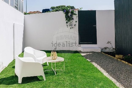 Apartamento T0 à venda na Rua de Barros Lima