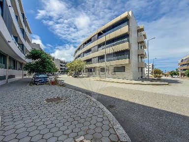 Apartamento T3 à venda na Rua Barreiro