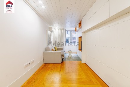 Apartamento T0 à venda na Rua do Almada