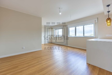 Apartamento T4 à venda na Ramalde s/n