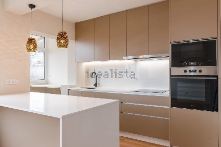 Apartamento T4 à venda na Praceta José Régio