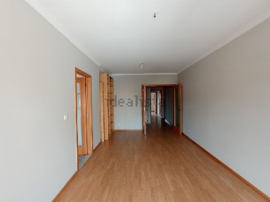 Apartamento T1 à venda na Rua de Nove de Abril, 475