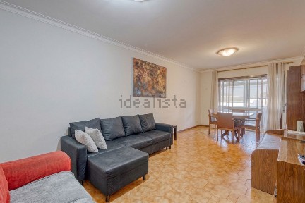 Apartamento T2 à venda na Rua de Recarei, 240