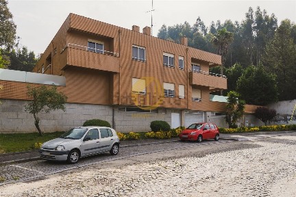 Apartamento T2 à venda na Rua Castanheiros, 283