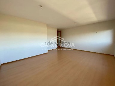 Apartamento T3 à venda na Avenida Maria Vieira Neves Da Cruz