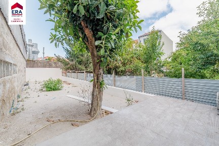Apartamento T1 à venda na Rua dos Mártires da Liberdade
